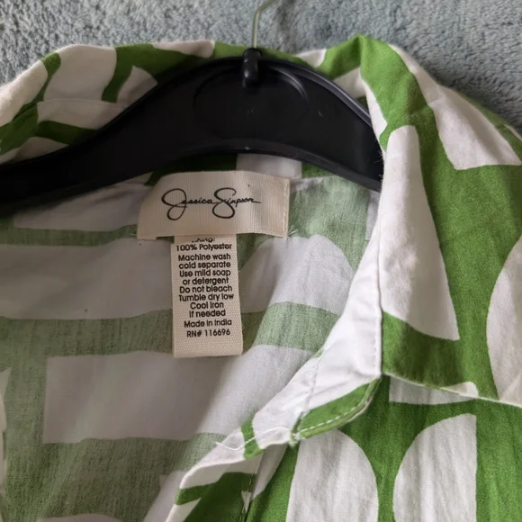Jessica Simpson Green and White Geo Patterned Mini Summer Button Dress XS - Picture 9 of 9